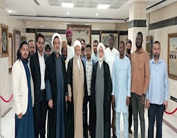 بازدید اساتید حوزه علمیه کشور عراق و طلاب غیر ایرانی جامعه المصطفی از موزه تخصصی حج و زیارت